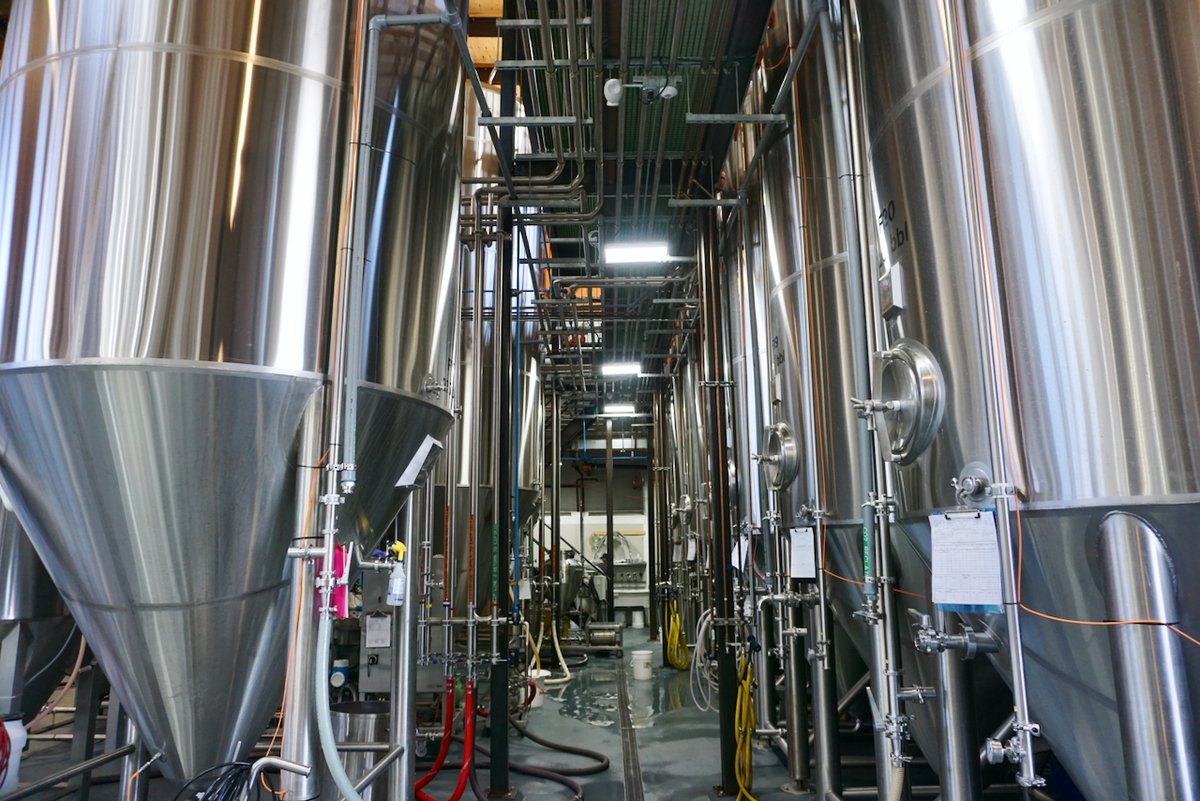 One year after the devastating roof collapse, <a href="/BuoyBeer/">Buoy Beer Company</a> is bouncing back newschoolbeer.com/home/2023/6/on…

#buoybeer #astoria #astoriaor #astoriaoregon #oregoncoast