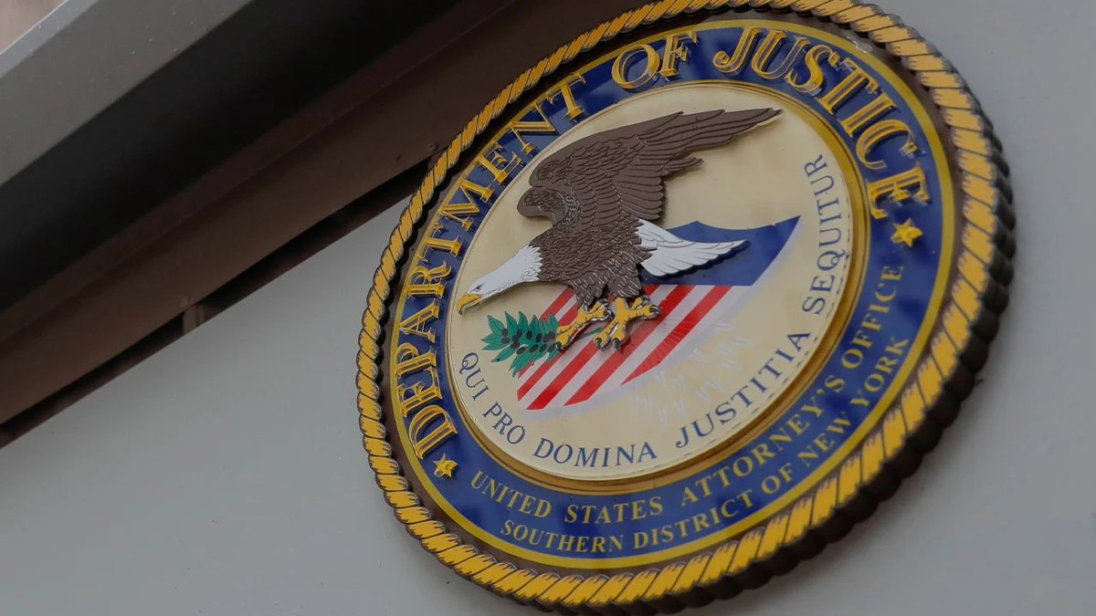 Cryptool_1's tweet photo. Former #SEC Official Predicts Impending DOJ Indictment Against #Binance 
Stark, who draws from his experience in the SEC Enforcement Division, pointed to various indicators suggesting potential criminal charges in his recent statement. https://t.co/pDyk3ppgbw