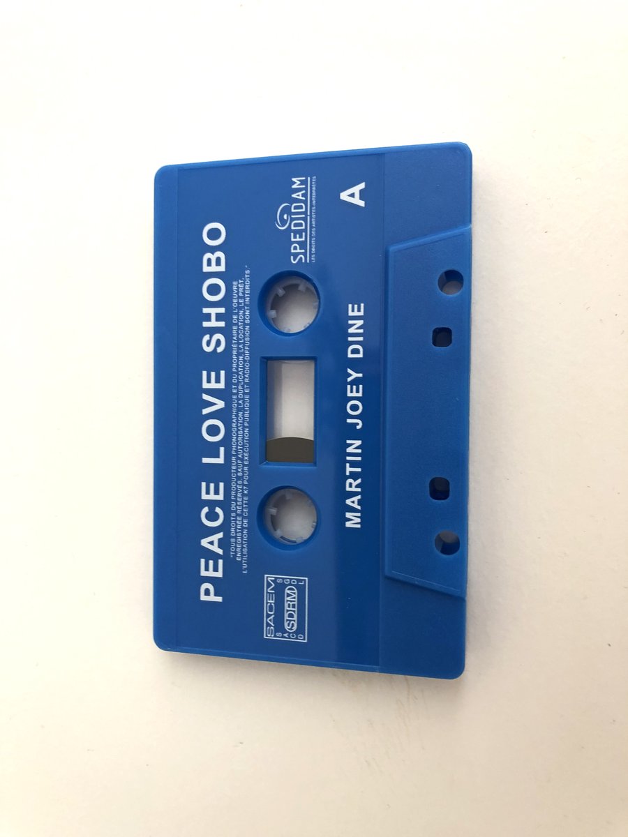 martinjoeydine's tweet photo. Limited edition K7 - Peace Love Shobo available to ship from France around the world 😘 Édition Limitée K7 - Peace Love Shobo disponible sur le site de mon label :
one link, un lien : https://t.co/hMKZUHNhkk
A vos walkman, baladeurs, lecteurs K7 !!!!
Grtz
-M
#SHOBO https://t.co/zxafowTS2a