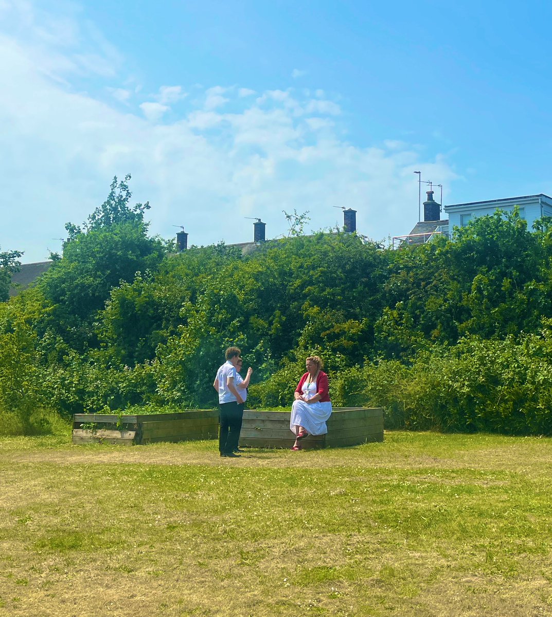 OfficialNUSA's tweet photo. And we’re live! So good to see the tips learned already ‘in action’ as we begin to create our video for #AmazingNUSA! So many brilliant points made by @misssnell58 @FirbeckPrimary too! #CollaborationIsKey 🥳🎥 #TransformationAwards @NovaTrustCEO 📲 ☀️ https://t.co/akRP0kCyL7