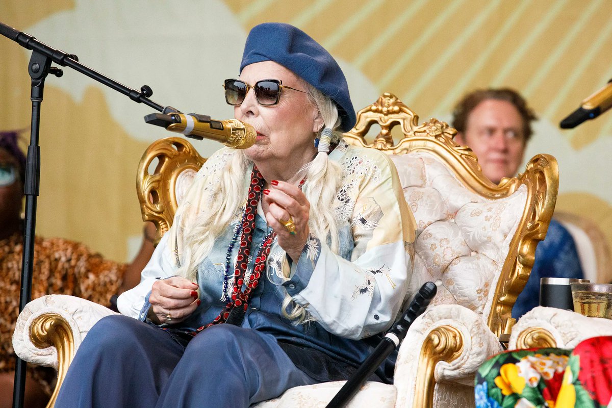 dailymuzicroll's tweet photo. After Over Two Decades Joni Mitchell Plays First Headline Concert
#JoniMitchell #HeadlineConcert #dailymusicroll
https://t.co/KizQbOiM5M https://t.co/DjBAJnrAVc