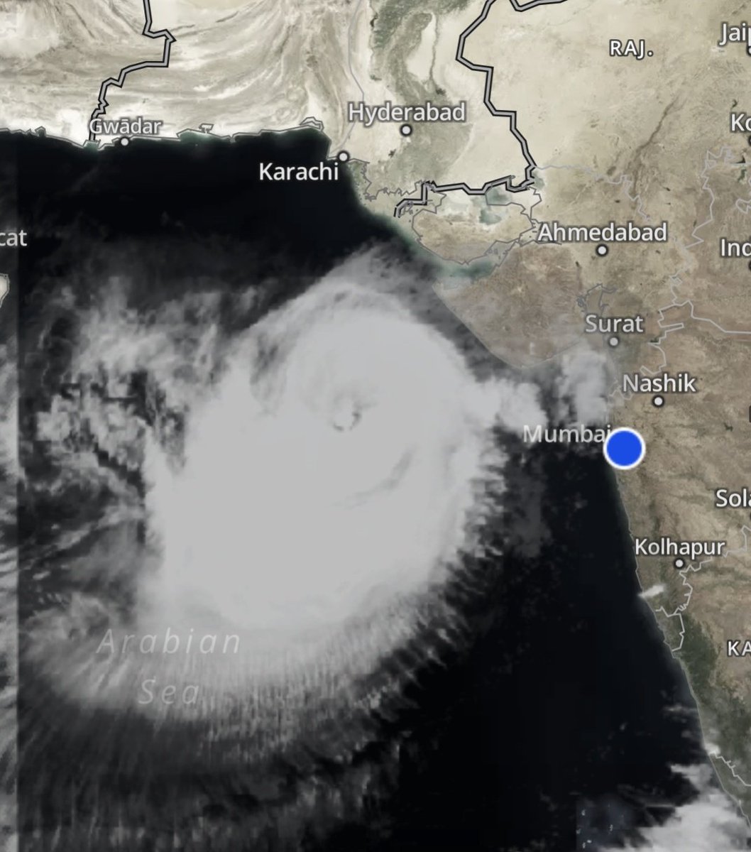 Anandkattarr's tweet photo. #CycloneBiparjoy https://t.co/gv4osRdbR1