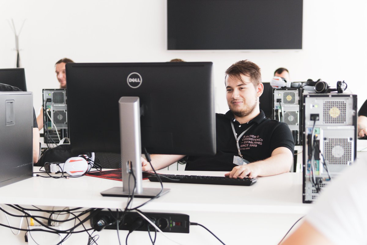 monosoftware's tweet photo. We're precisely halfway through our #webdevelopment bootcamp πͺ
And would you just look at their focus π―π₯ Success guaranteed!
#MonoSoftware #CodingLife https://t.co/5ZLEKSY5PT
