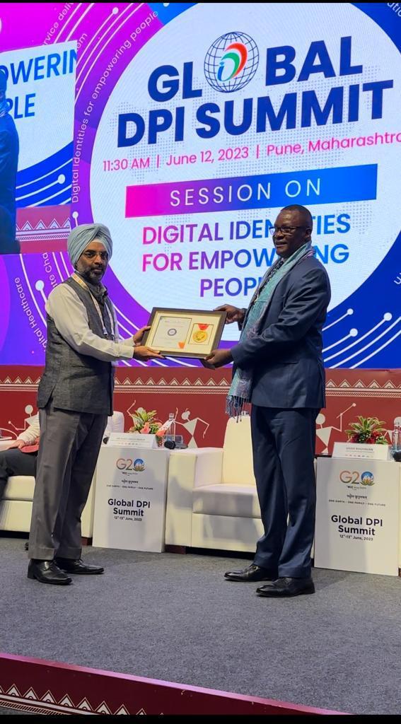 EliudOwalo's tweet photo. At the ongoing G20 DGI Summit in India, I chaired a panel session comprising Mr. Jonathan Marskell, Senior Program Officer, World Bank, Mr. Vivek Raghavan, Chief AI Expert at EkStep, Foundation, Mr. Rene C. Mendoza, Assistant National Statistician for https://t.co/1LTOHQRnoj