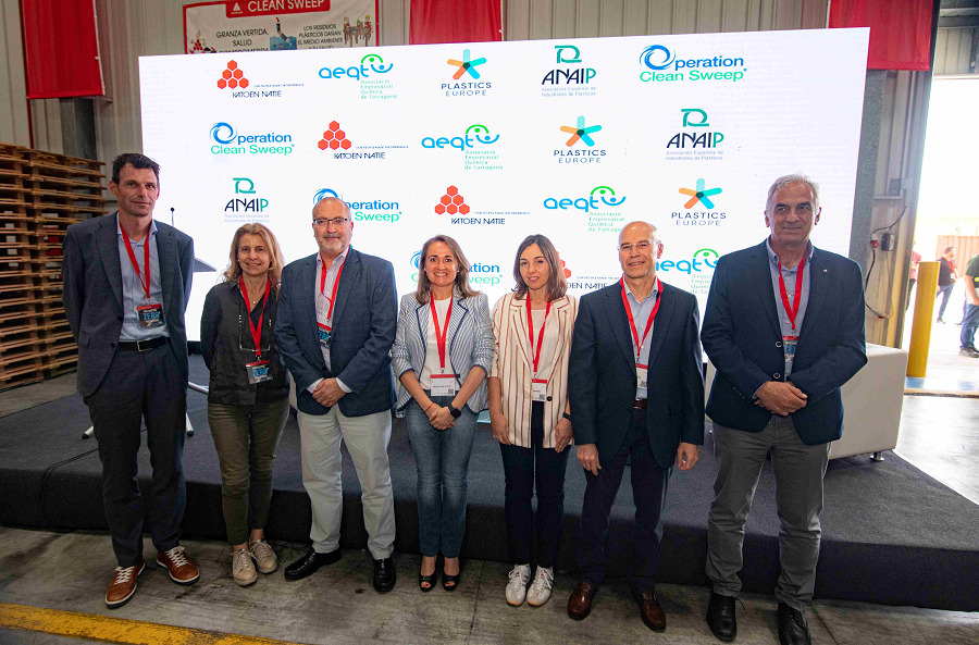 revistaide's tweet photo. #showtour
@ANAIP_es, @aeqtonline y @PlasticsEuropES reúnen a más de un centenar de personas interesadas en métodos para evitar las fugas involuntarias de pellets al medioambiente.
#revistaide #ide #programaOCS #Sostenibilidad
Saber más👇
https://t.co/huYbwhjLll
Dale ❤ y 🔁 https://t.co/UbwBecA6T2