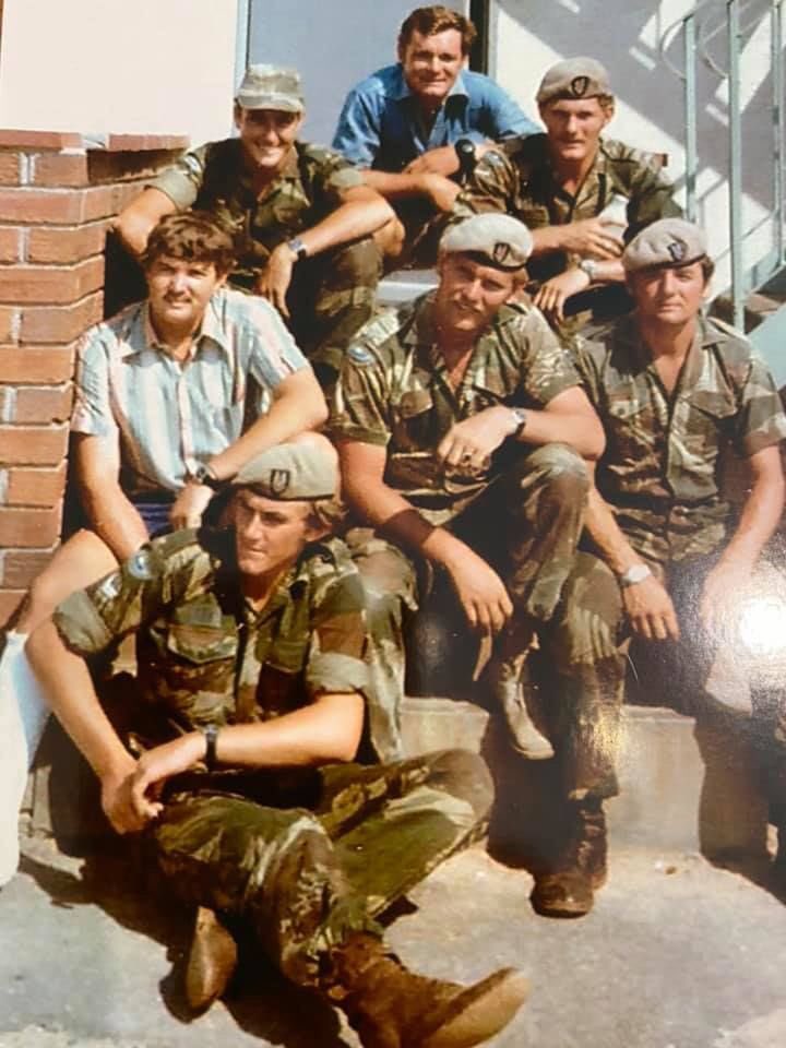 MyBearNinja's tweet photo. Found an awesome picture of Rhodesian SAS troopers. The dude in front seems to clearly wearing full combat waxi boots with the anti tracking sole. @kommandostore https://t.co/XFLBfCNFSD