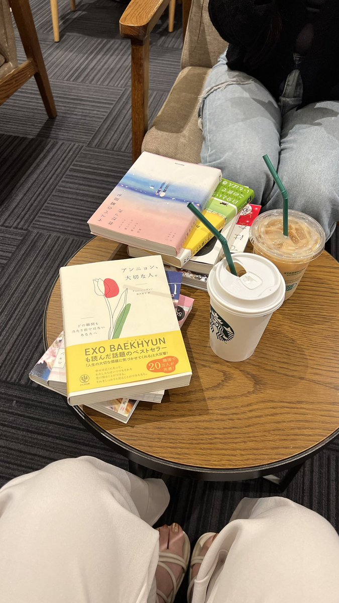 gmmn____'s tweet photo. 友達と本交換📓📕📚 https://t.co/hxWiI9k37w
