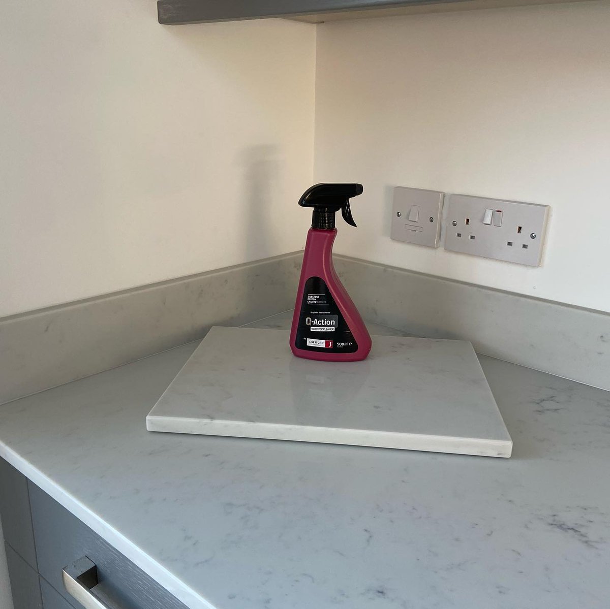 Quartz and granite don't necessarily need specialist cleaning products and hours of upkeep. If you're looking at a new worktop and aren't sure which to choose take a look at our guide.
marble-granite-quartz.com/2023/05/22/how…
#quartzworktops #graniteworktops #stoneworktops #kitchenworktopcare