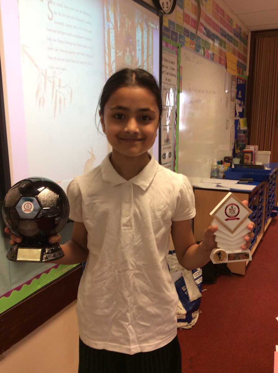 Who says football is just for boys? She’s only gone n got players player of the year at chadderton FC juniors ⚽️⚽️⚽️⚽️👏🏻👏🏻👏🏻👏🏻👏🏻👏🏻👏🏻 proud PE lead here♥️