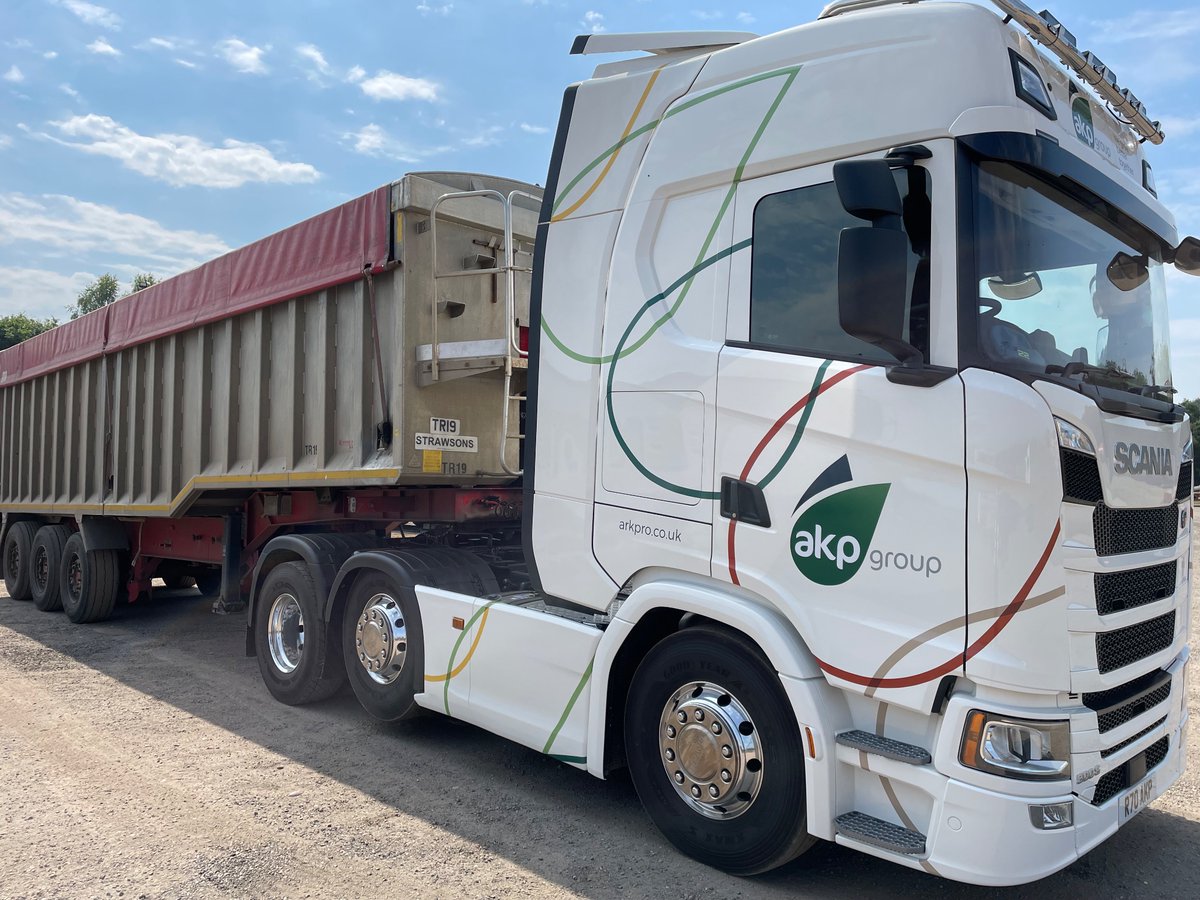 Show me the carrots 🥕🥕🥕🚚💨