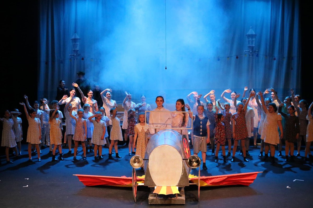 TeamJakJaksDen's tweet photo. Fantastic weekend supporting some of our warriors and siblings performing in @StarHarmonies Chitty Chitty Bang Bang Jr Show!
Massive Thankyou also for bucket collections raising over £160!🌟💖🌟 https://t.co/1WsWUDijn3