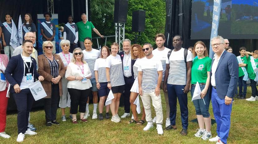 Le CROS Hauts-de-France était présent à Beauvais le 11 juin dans le cadre de la fête du sport organisée par <a href="/CD_oise/">Conseil départemental de l'Oise</a> :

- <a href="/Paris2024/">Paris 2024</a> y a présenté les drapeaux olympiques
- Clubs, comités et sportifs de haut niveau étaient présents pour faire la promotion de leur discipline.
