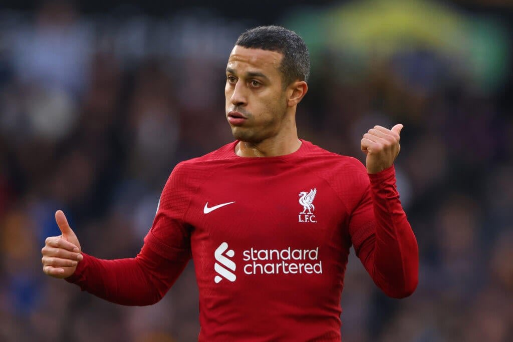 🥇| Thiago is expected to leave Liverpool next summer, with the club concerned about his injury record and defensive stability. [@adjones_journo]