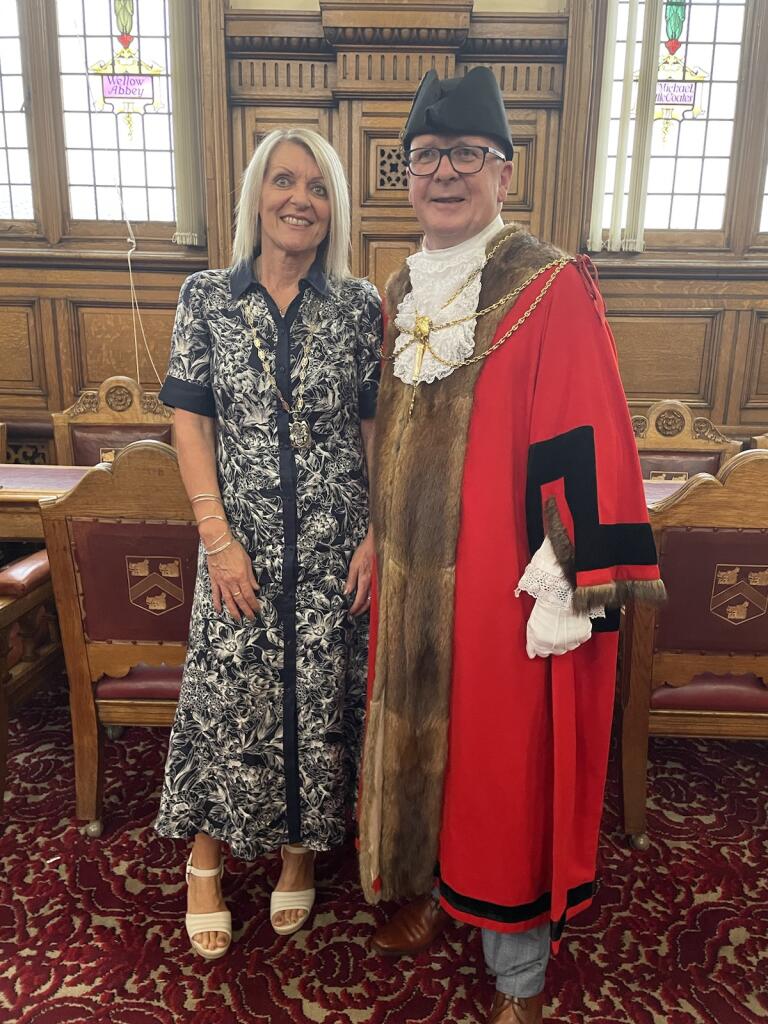 A big thank you to the Mayor of North East Lincolnshire for choosing The Pink Rose Suite as one of his charities to raise money for. You can read more on our website: healthtreefoundation.org.uk/your-achieveme…