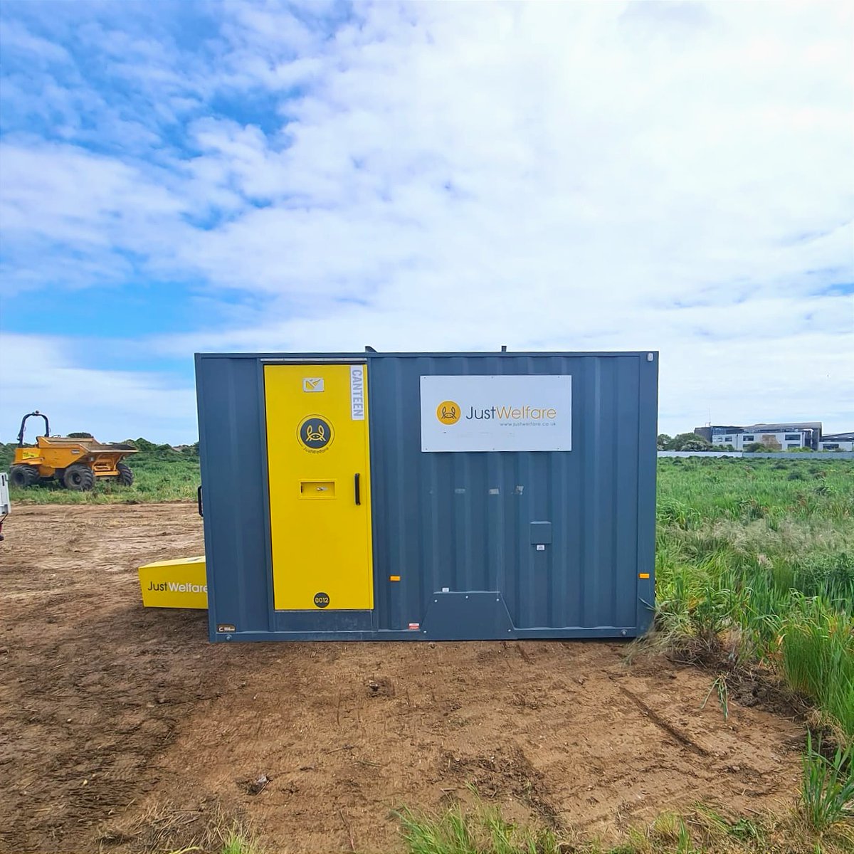 justwelfare's tweet image. 🌞Spotted in Broadstairs 🌞

Here's a snap taken in Thanet where we supported workers on a brand new housing development project 🏘️

Get in touch Monday to Friday 7:30AM-5PM:
📱01843 820921
✉️info@justwelfare.co.uk 

#welfareunit #sitesetup #mobilewelfare #sitewelfare