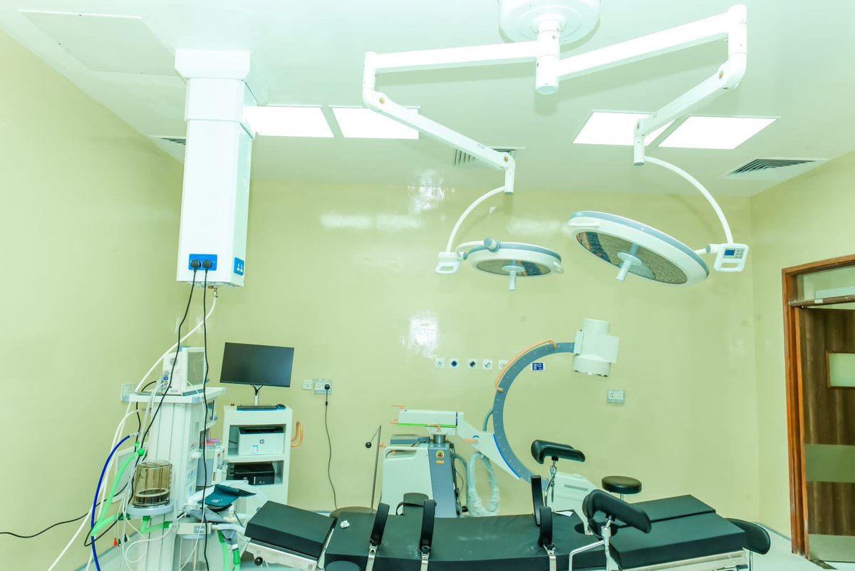 KaguthaMark's tweet photo. These 4 pictures alone show why Anne Waiguru is the best governor in Kenya. She delivers whatever she promises. Remarkable 😀 #KerugoyaLevel5HospitalOpen #KirinyagaRising #AnneWaiguru #trending #medicalcomplex #ruto https://t.co/krF8dKVhq5
