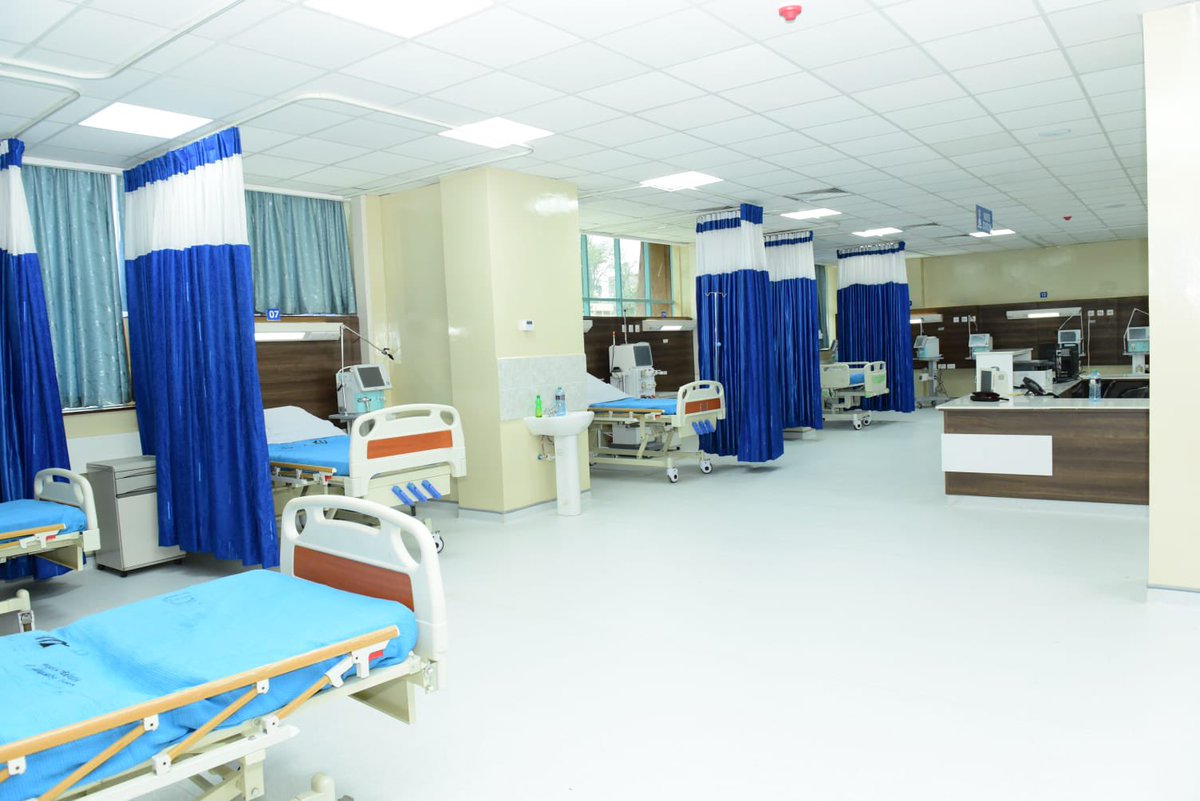 KaguthaMark's tweet photo. These 4 pictures alone show why Anne Waiguru is the best governor in Kenya. She delivers whatever she promises. Remarkable 😀 #KerugoyaLevel5HospitalOpen #KirinyagaRising #AnneWaiguru #trending #medicalcomplex #ruto https://t.co/krF8dKVhq5