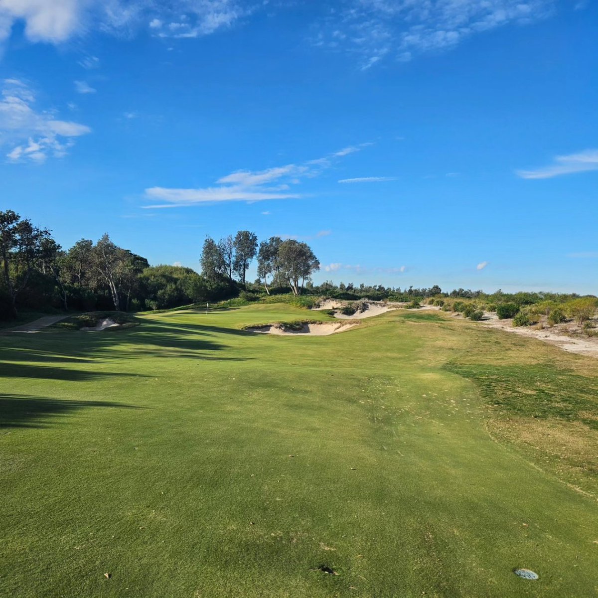 GarySmokey1's tweet photo. How good at this place #magentashores #top100courseinaustralia @charitychal #chachagolf @behaverfield @juniorwaugh349 #mondaygolf https://t.co/RlVWgRYtlU