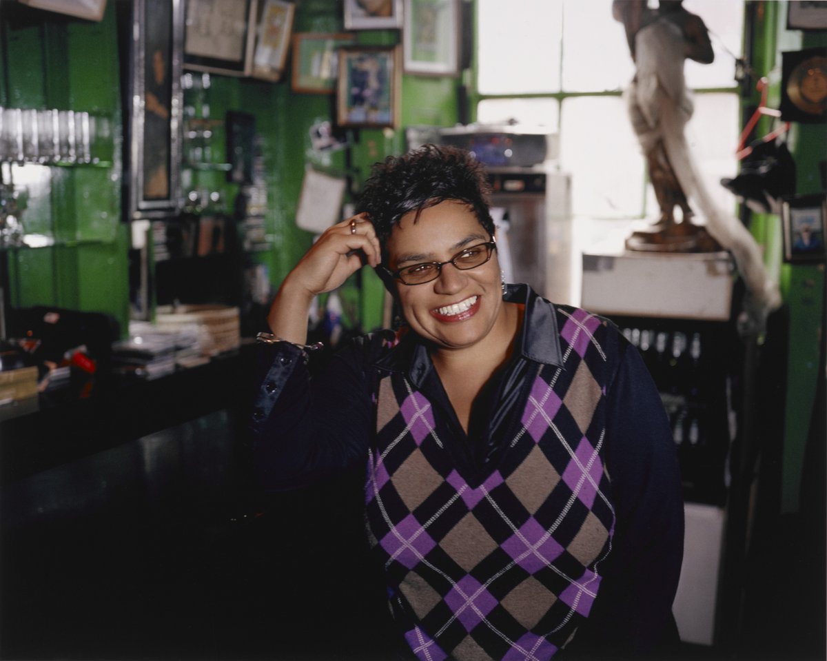 NPGLondon's tweet photo. “I know I am capable of loving to the full capacity, of not being frightened of loving too much, of giving myself up and over.”
Today we are highlighting the Scottish poet @JackieKayPoet.
#PrideMonth2023 #FirstLookNPG
📸 by Mary McCartney, 2008 © Mary McCartney / NPG, London https://t.co/jxLDW0AjDS