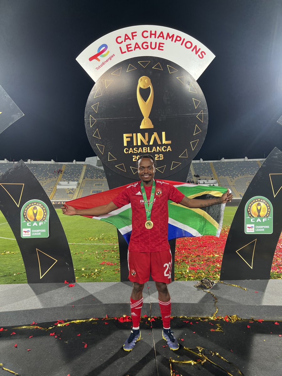 GaxbKx2009's tweet photo. @TheRealPitso Thank you, Musimani, you brought joy to Al-Ahly fans a lot. The people of God love you and support you and wish you success always. Thank you. Thank you. Thank you, South Africa. Ali Musimani and Perso Tao. We love South Africa♥️♥️🦅🇪🇬🇿🇦. https://t.co/BWgGJ2ydLi