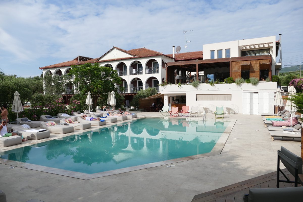 Noble2John's tweet photo. The world's greenest and friendliest hotel has got to be the Castelli Hotel, Agios Sostis, Zakynthos.  Reuse and recycle is the name of the game, at the end of each season the local hospital and local not so well off residents benefit from the free donations from the hotel . https://t.co/3OpzYKOvoa
