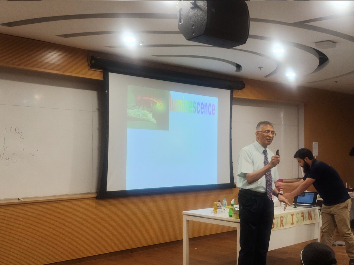 Sourav Pal on Twitter "Prof Uday Maitra today at Ashoka University demonstrating chemistry as