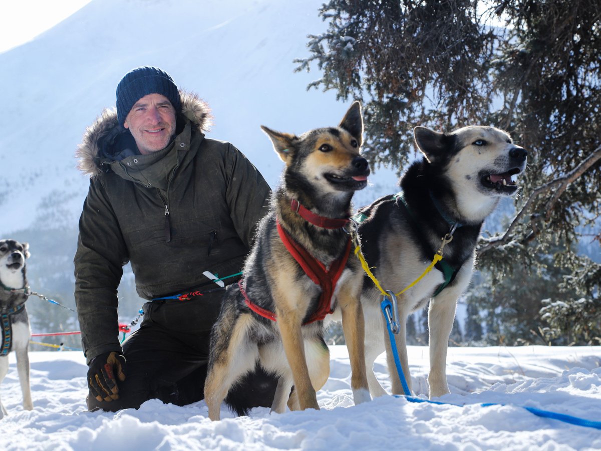 #SnowDogs won 3 RTS Scotland awards last week, including best on screen talent for our wildlife film-maker <a href="/gordonjbuchanan/">Gordon Buchanan</a> 👏👏👏

Watch again here: bbc.co.uk/programmes/m00…