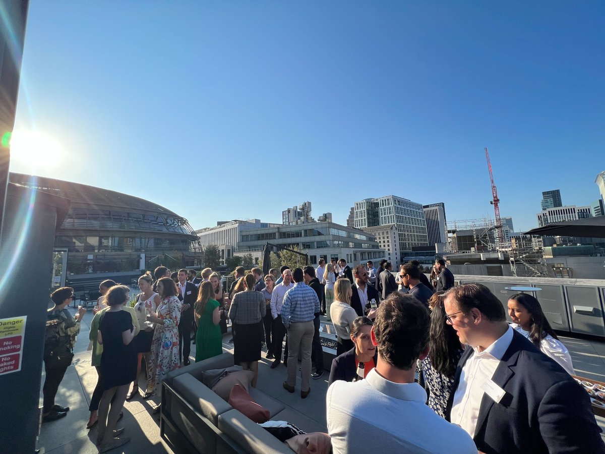 sieventures's tweet photo. ☀ What an evening! Not a cloud in the sky for our Summer Drinks with @Investec 's Private Company Fundraising Team last Thursday! ☀ A huge thank you to Grant, Elena, Jason and the entire team for such a great event! https://t.co/1XEPeV5ZqI