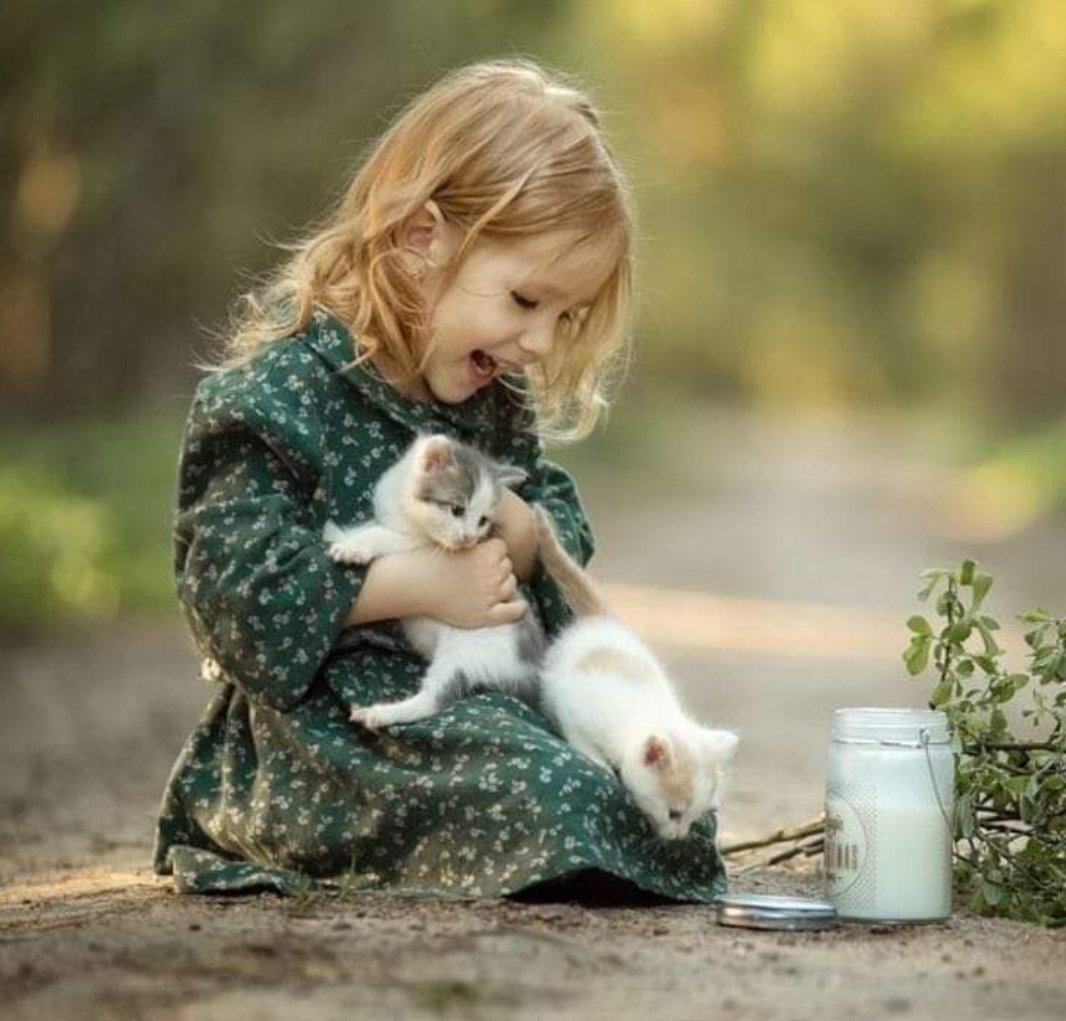 اللہ کے دوست کون ہوتے ہیں؟ 
جن کی محبت اللہ کے قریب کر دے
حضرت واصف علی واصف رحمتہ اللہ علیہ