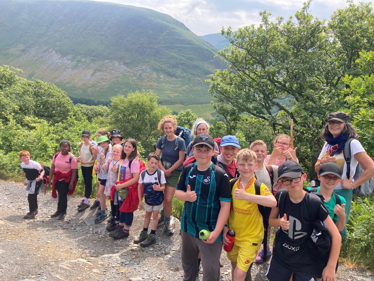 Pawb yn joio mas draw! We’re all having a fabulous time! Thank you to Jenny and #ArtAndScience for leading our trip. Now we are going to find the #source of the river Dysynni #healthyandconfident