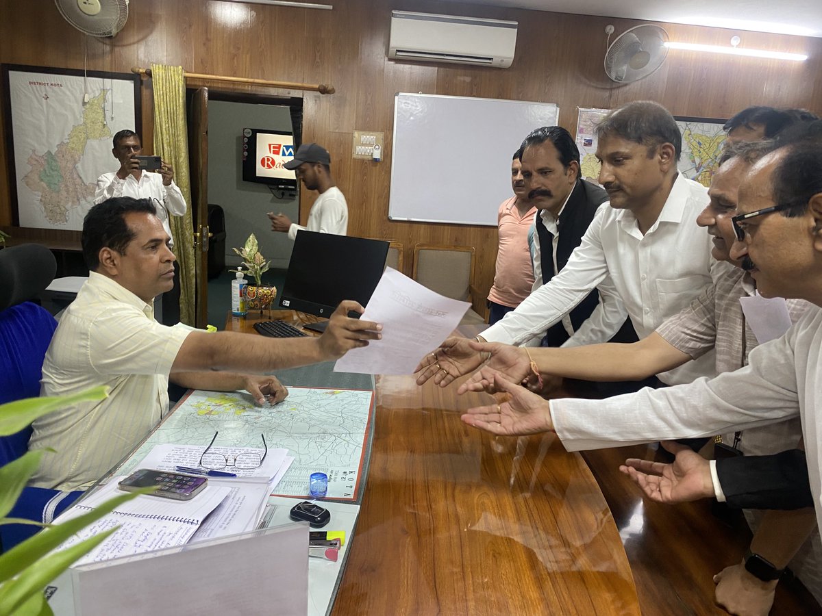rakeshkjainkota's tweet photo. कोटा बूंदी संसदीय क्षेत्र के कोटा में न्यायालय आदेश की अवेहलना में सदबुद्धि यज्ञ करते 
@ombirlakota  
@narendramodi
@loksabhaspeaker
⁦⁦@cpjoshiBJP⁩
@chshekharbjp
@bjp4_kota
@jpnaddaofficial
@BjpRajasthan01  
@BJPRajasthanIT     @BJPRajasthan  
⁦⁦⁦@AmitShah⁩ https://t.co/xR4ImCbGMO