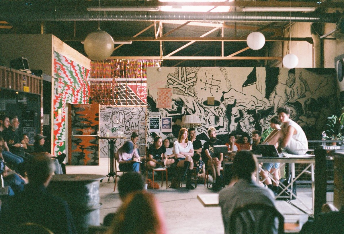 Nous étions à Lyon et Vaulx-en-Velin du 2 au 4 juin 2023 pour les premières rencontres du réseau d'associations et collectifs d' #archivesLGBTQIA+/TPBGI+ <a href="/bigtataqueer/">Big Tata</a>, organisées pour leur première édition par <a href="/MMinoritaires/">Le Brrrazero</a>, à l'origine de cette magnifique plateforme. #BigTata