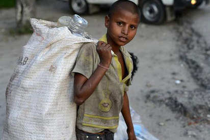 Faiza55435's tweet photo. Its Time To Stop Child Labour And StarT Child Care .
#ChildLabourIsChildAbuse
#EndChildLabour
#Childlabour
#WorldDayAgainstChildLabour https://t.co/pVwxemmWnF