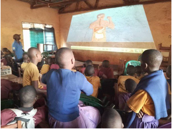 tanzdevtrust's tweet photo. #WorldDayAgainstChildLabor
At @tanzdevtrust we prioritize and support learning through:
🚰Bringing water to communities
🚧and constructing hostels so students have more time to study
More: https://t.co/p0cR0RMvkG
#TDTQualityLearning #MondayMotivation #SupportingEducation https://t.co/c4F7oKPRzl