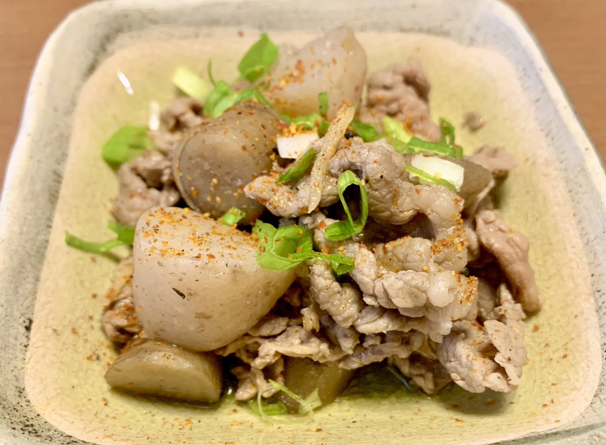 🥢今日の一品、牛ごぼう蒟蒻煮 Braised beef, burdock and konjac.