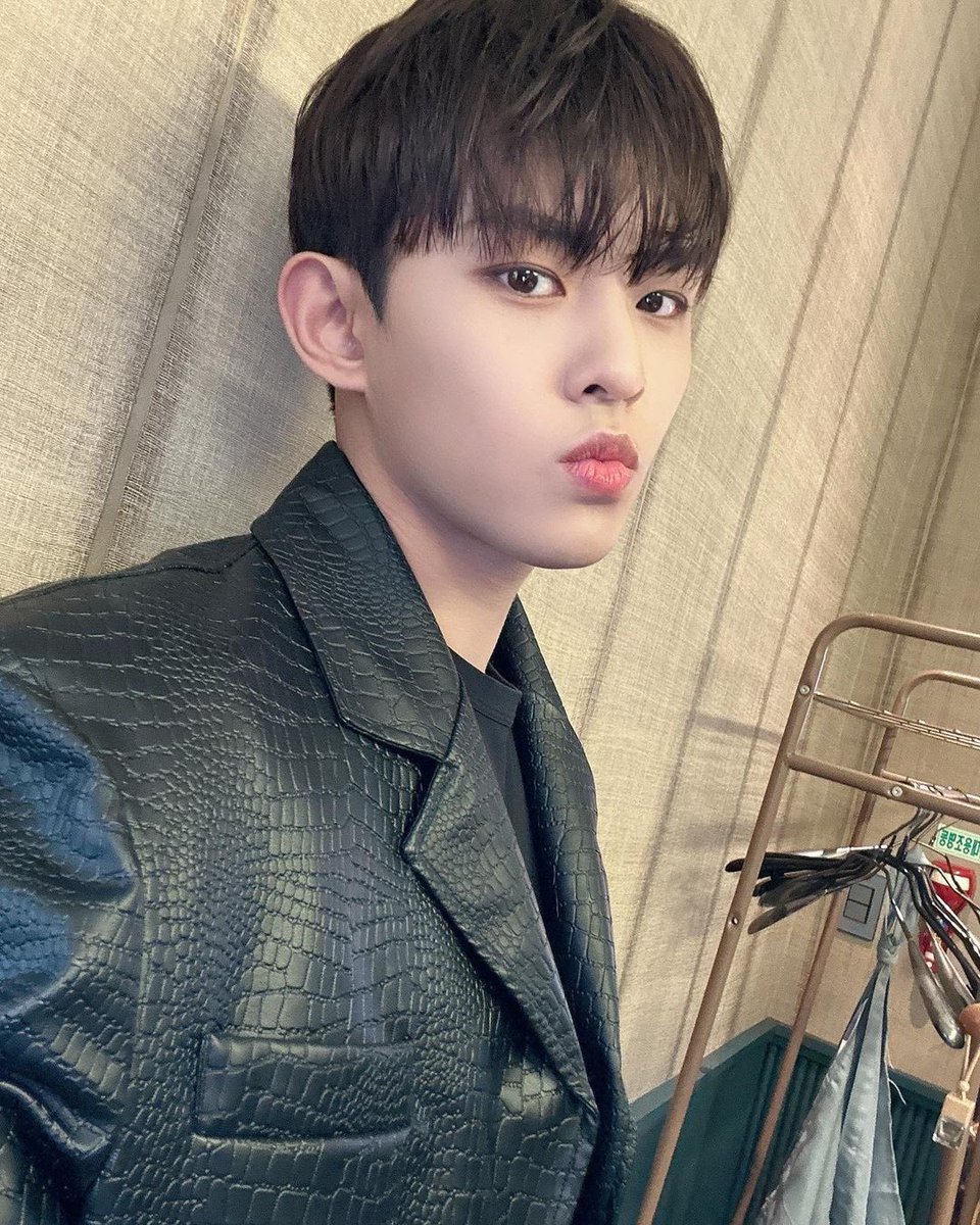 geon_archive's tweet photo. 230612 인스타그램

😉😗

https://t.co/ZLzaEHynAz

#TO1 #티오원 #DONGGEON #동건 https://t.co/ftyDJIvhiW