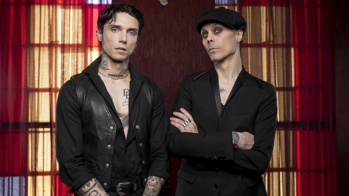 KerrangMagazine's tweet photo. Black Veil Brides and Ville Valo have teamed up for a cover of Sisters Of Mercy’s Temple Of Love – listen now. https://t.co/RsUnft36JF @blackveilbrides @TheHeartagram https://t.co/j0foSYSNZX
