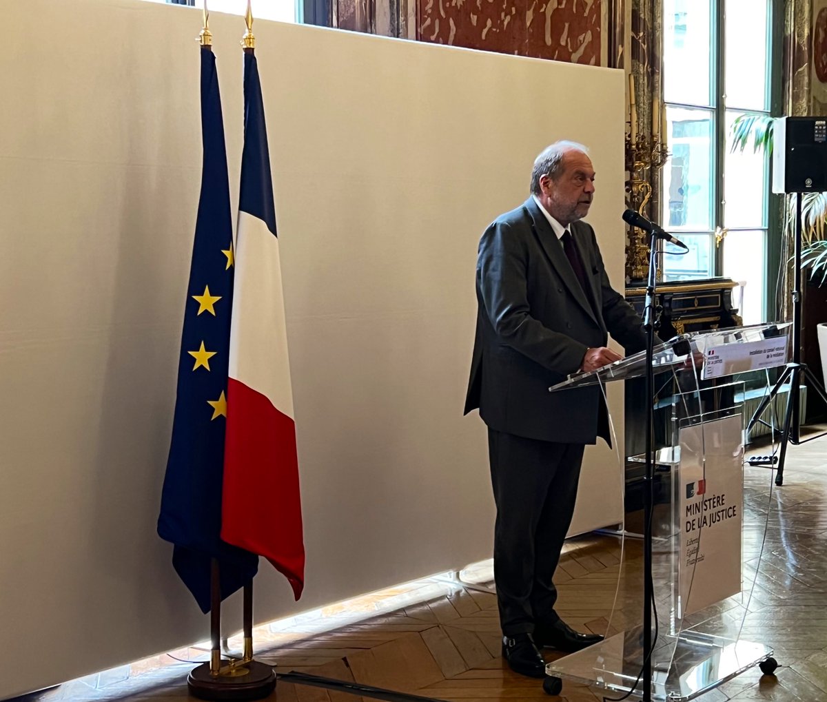 lauriannerossi's tweet photo. Il y a 2 ans, j’obtenais le vote de la création du Conseil national de la Médiation avec @fpetitAN et l’extension de la #médiation à tous les contentieux de voisinage.
Grande fierté d’assister à son installation à l’invitation du Garde des Sceaux @E_DupondM.
#ReformeJustice https://t.co/LD7bfQDwgt