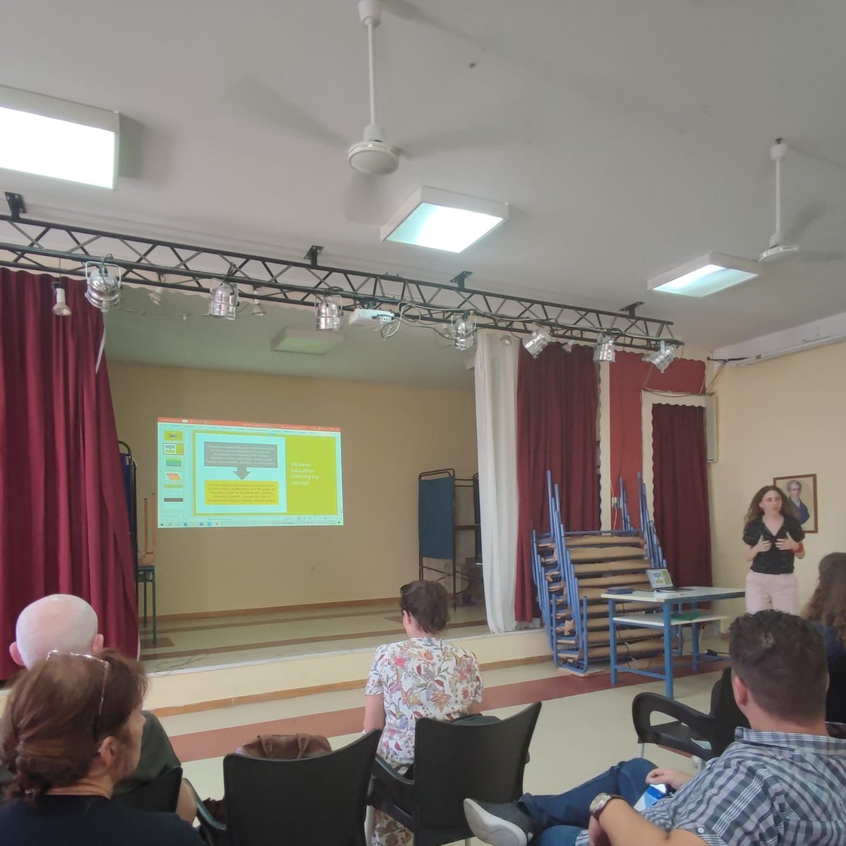 ieselsobradillo's tweet photo. Welcome and first lectures about Special Education Needs (SEN) at Greek public schools #ICTeam #Καλημέρα 🇬🇷 https://t.co/7JvKxpD8hR