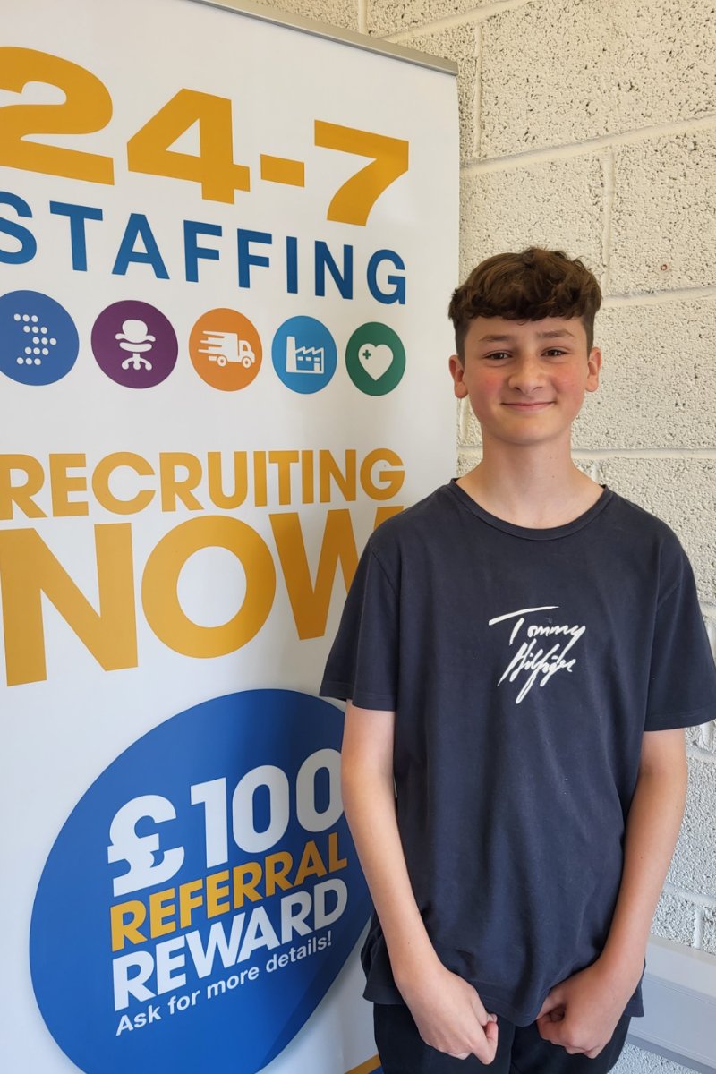 🌟 Last week, we hosted Luke, a talented work experience student from Sheldon school. 

He immersed himself in the dynamic world of recruitment, learning job adverts to payroll and everything in-between.

His experience? Absolutely fantastic! 

Read more: 24-7staffing.co.uk/blog/2023/06/f…