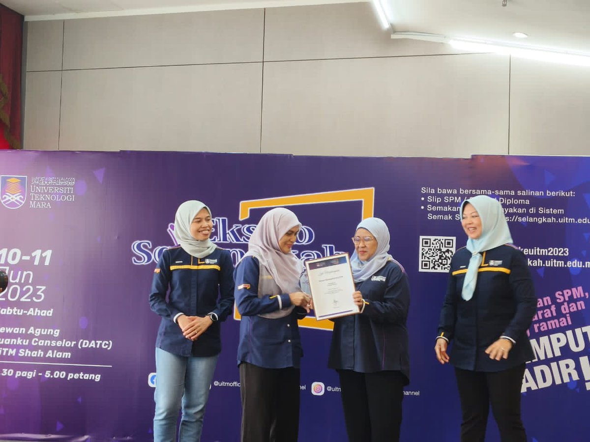 uitmpka's tweet photo. Kepada staf dan pelajar yang berdedikasi daripada Kolej Pengajian Kejuruteraan, kami mengucapkan tahniah kerana menerima Anugerah Reruai Meriah &amp; Anugerah Keseluruhan dalam program Ekspo Selangkah ke UiTM yang baru-baru ini diadakan di DATC UiTM Shah Alam. 
#EkspoSelangkahkeUiTM https://t.co/xCh6JTTfp4