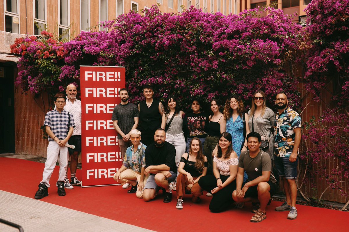 mostraFire's tweet image. 🧪 Empieza el #FireLAB 

La 3a edición da la oportunidad a los/as guionistas, directores/as y productores/as de los proyectos y filmes seleccionados de recibir asesorías/tutorías en las diferentes áreas artísticas del desarrollo de una película.