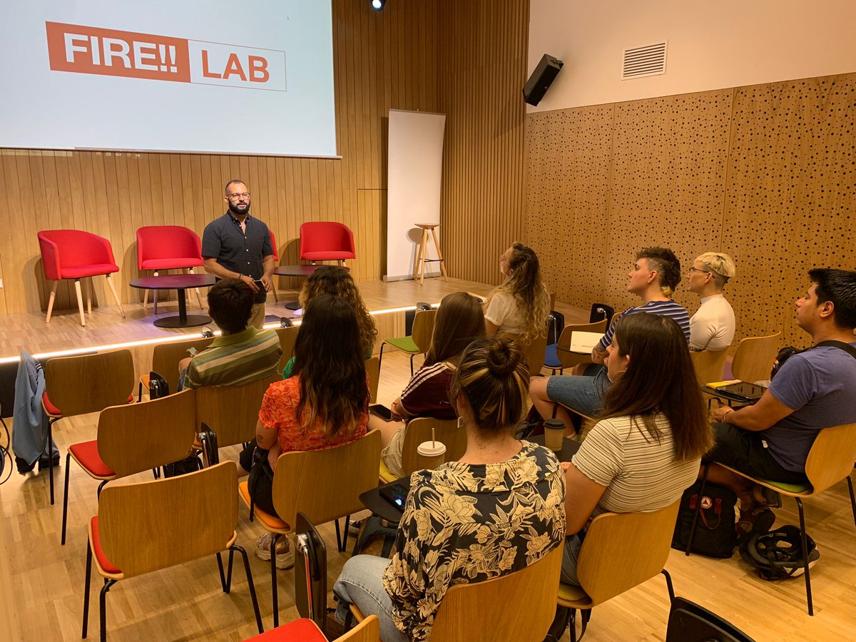 mostraFire's tweet image. 🎙️ ¡En marcha! 

#FireLAB es una espacio para compartir conocimientos, preocupaciones y oportunidades entre los diferentes agentes implicados en la creación de una película de temática LGTBIQ+.