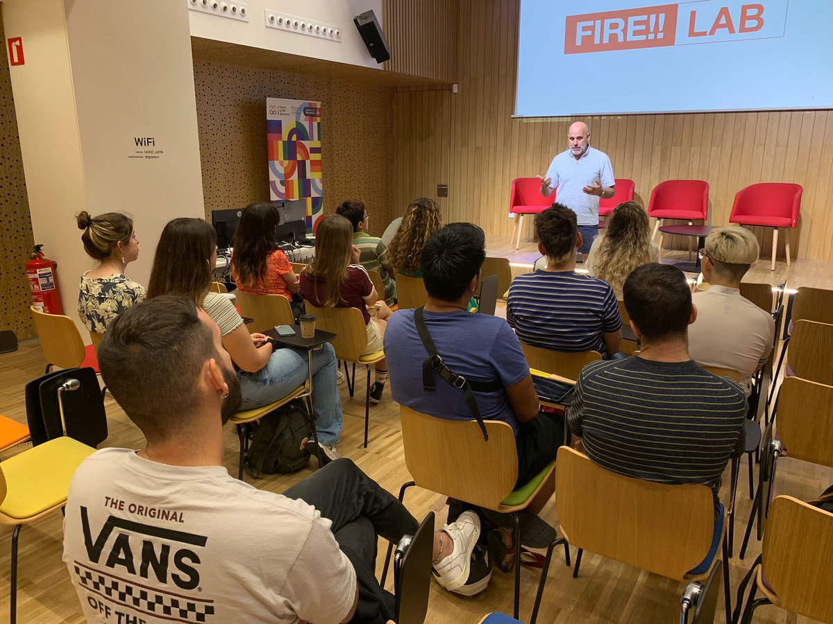 mostraFire's tweet image. 🎙️ ¡En marcha! 

#FireLAB es una espacio para compartir conocimientos, preocupaciones y oportunidades entre los diferentes agentes implicados en la creación de una película de temática LGTBIQ+.