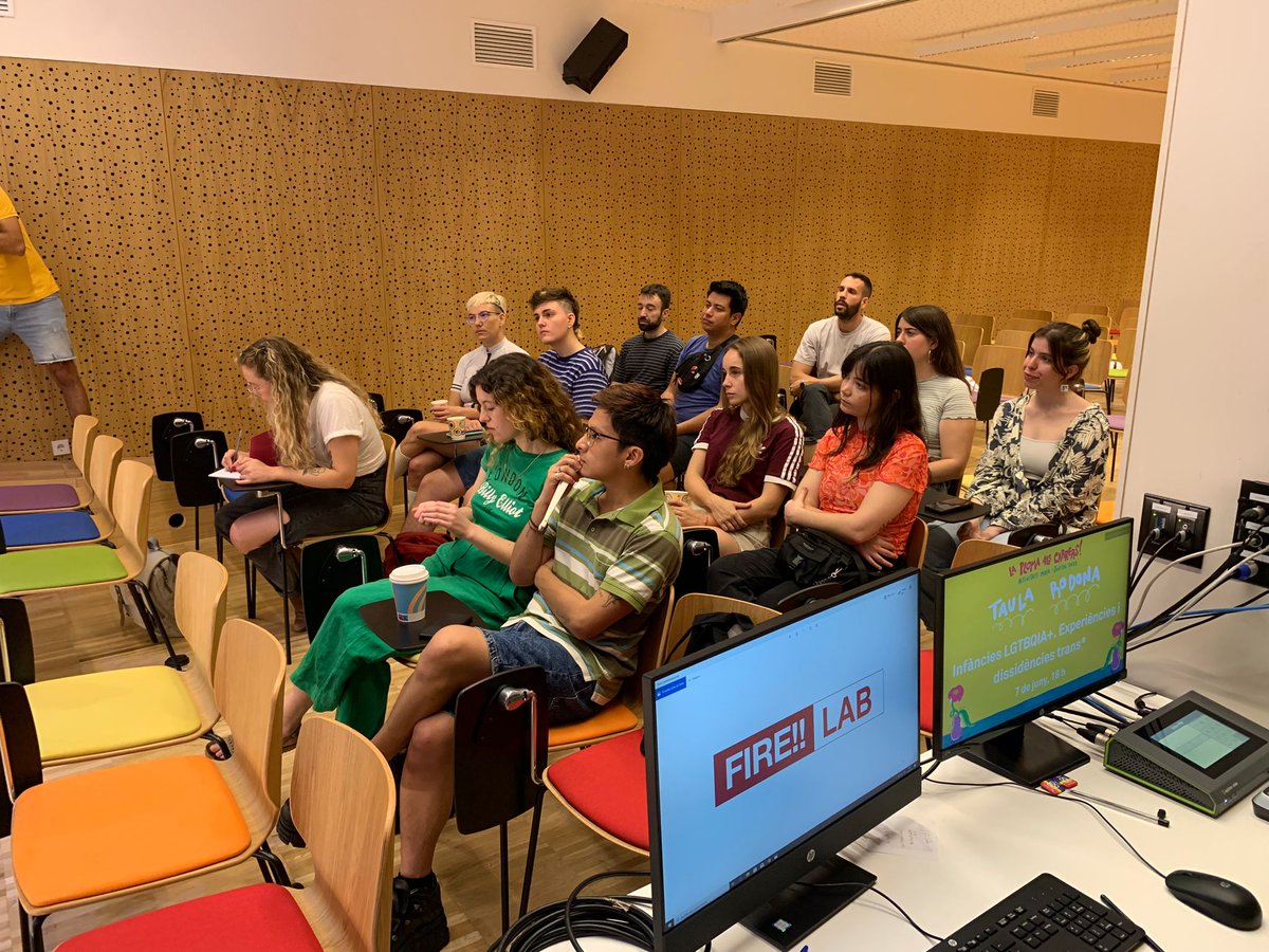 mostraFire's tweet image. 🎙️ ¡En marcha! 

#FireLAB es una espacio para compartir conocimientos, preocupaciones y oportunidades entre los diferentes agentes implicados en la creación de una película de temática LGTBIQ+.