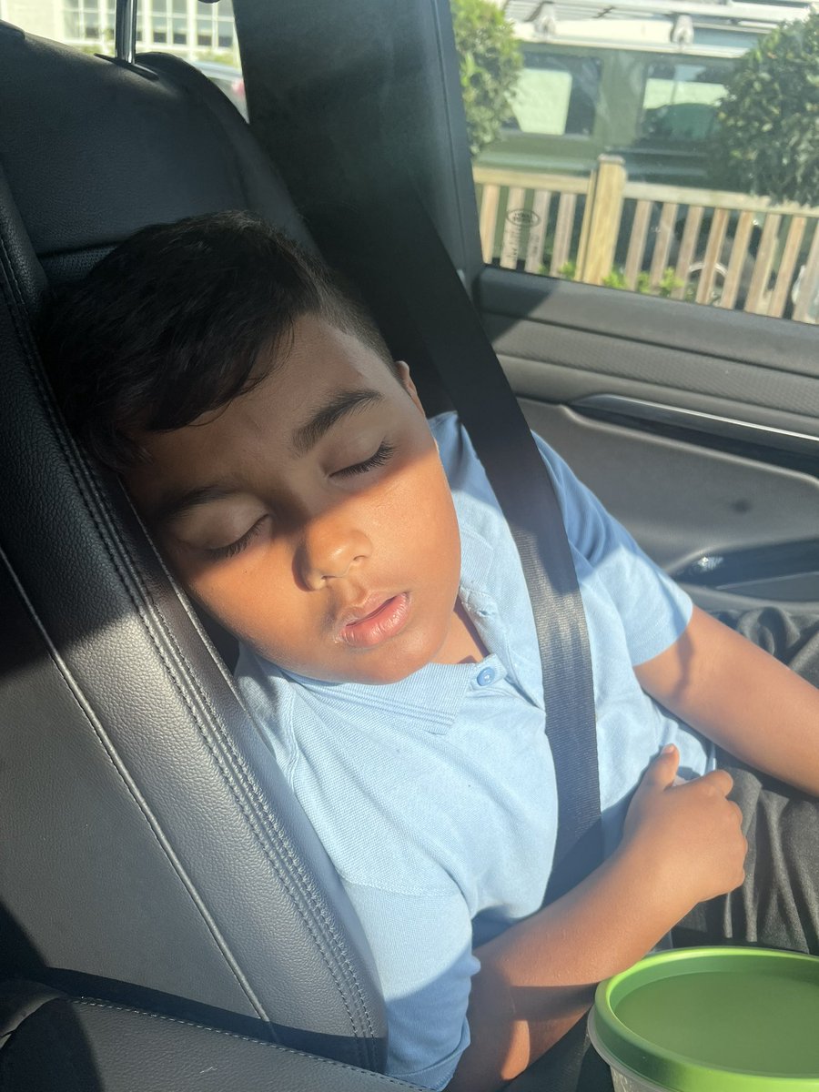 Mapara_F's tweet photo. My son at @CapitalOfficial #summertimeball yesterday vs this morning on the way to school 😂 Safe to say he had a ball! 🥰 https://t.co/dadchraTlI