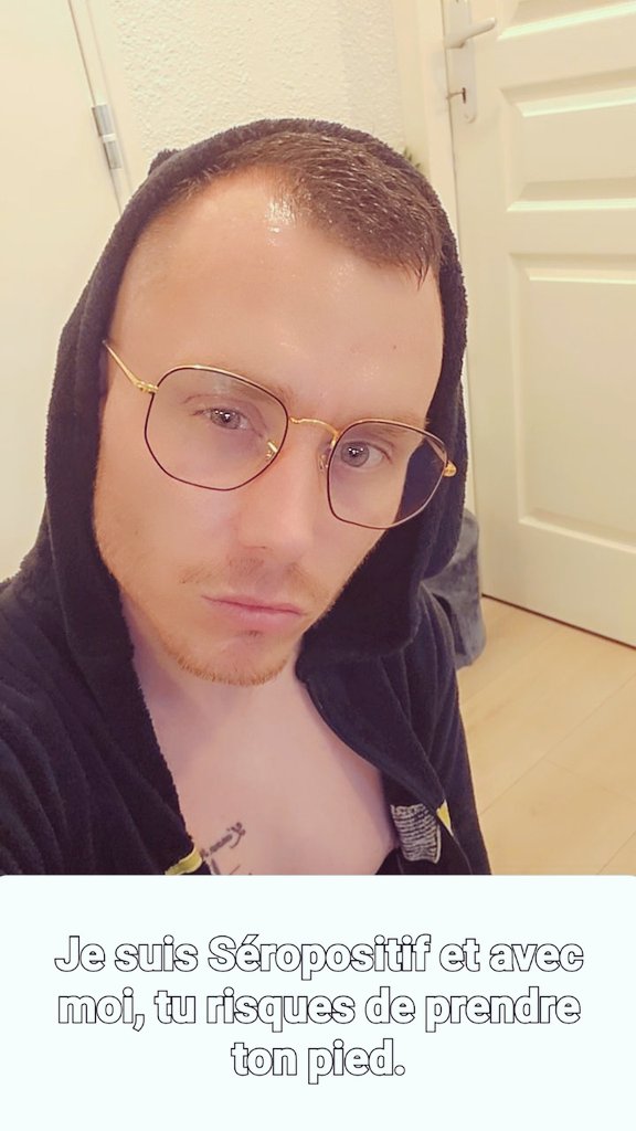 Herr___Mustasch's tweet photo. Je suis séropositif et avec moi, tu risques de prendre ton pied. #VIH #infection #HIV #sida @Sidaction https://t.co/XTDgLcw8Y1