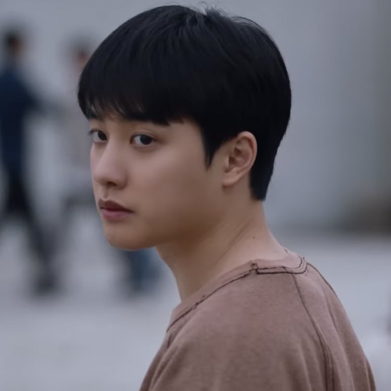 จากใจเลยนะ MV Let me in เราทัชใจซีนนี้สุดๆเป็นซีนที่คนเลิกกันบังเอิญมาเจอกันพร้อมกับแฟนใหม่ของอีกคนตอนแรกคิดว่าจะมีนางเอก mv แต่ไม่เซฮุนกับดีโอเล่นเองเลยเป็นชายรักชายในขณะที่กระแสแอนตี้ lgbtq+ ในเกาหลีแรงมากแต่อซ.ยืนยันผ่าน mv ว่าสนับสนุนในเดือน pride month 

 #LetMeInByEXO #EXO