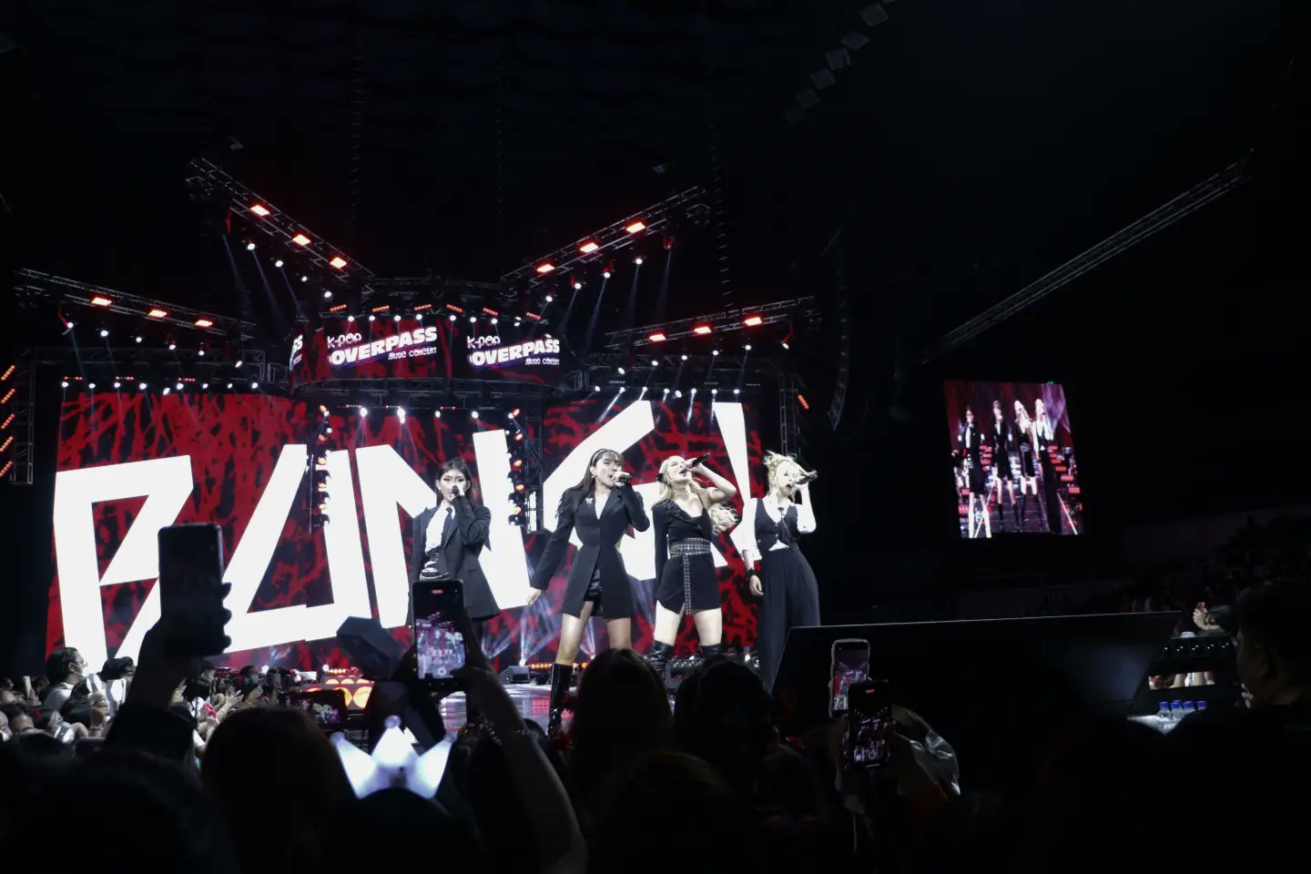 FyapuGsWIAUcJ5d?format=jpg&name=large