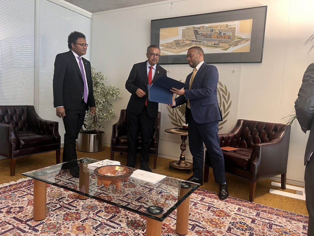 Today @LukeDaunivalu & I delivered draft ‘Bridgetown Declaration on SIDS, NCDs & Mental Health’ to @DrTedros @WHO. #Barbados & #Fiji w inputs from SIDS & CSOs have sent an action oriented text ‘by SIDS 4 SIDS’ which addresses interlinkages of climate change, mental-health & NCDs